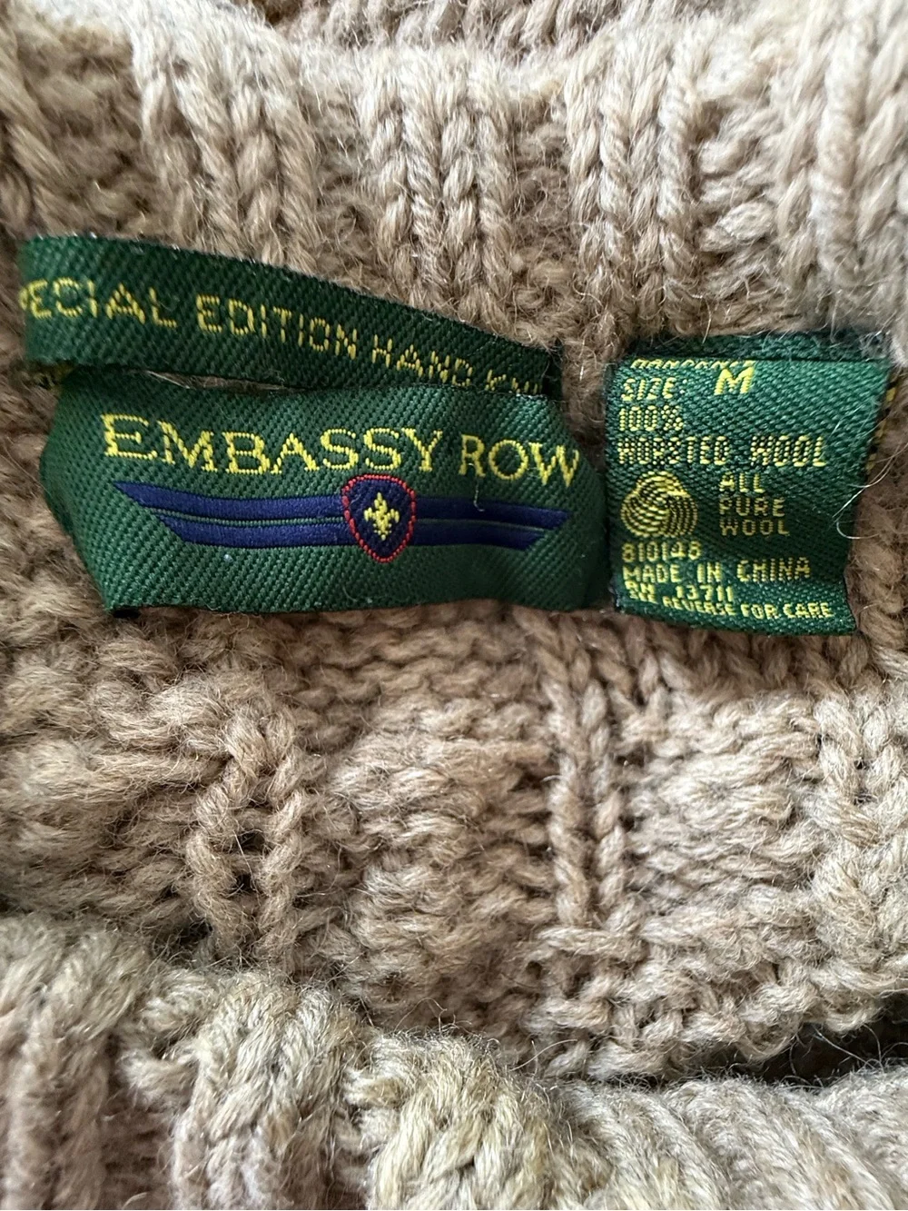 Embassy Row 100% Wool Vintage Cable Knit Fisherman Sweater Oatmeal Size M unisex
